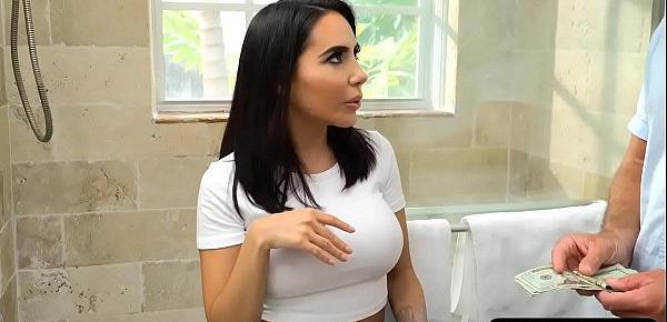  Kim Kardashian lookalike with a huge ass fucks a tenant